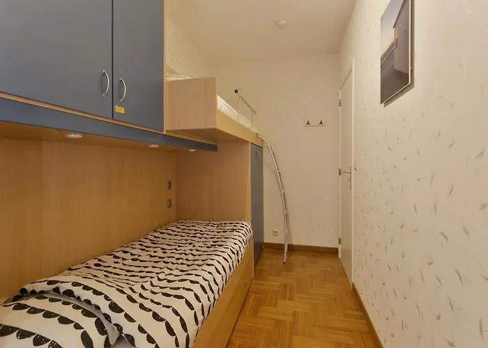 In Near Belgium Pier 아파트 *