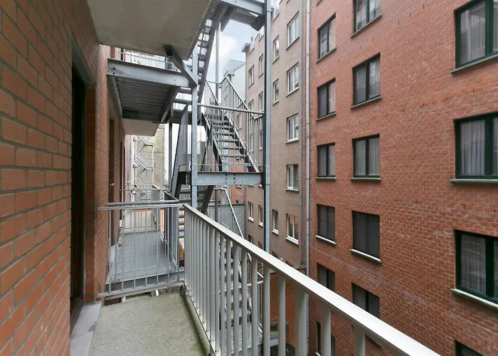 아파트 In Near Belgium Pier